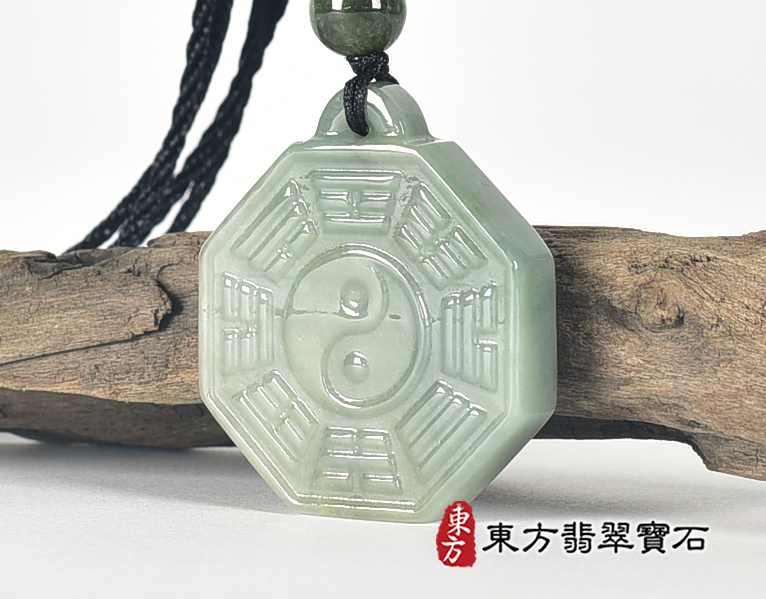 翡翠八卦項鍊玉珮(精工八卦太極,先天八卦:八卦牌A貨翡翠八卦玉珮、緬甸玉八卦玉墜)。八卦,ED440。客製化訂做各種翡翠八卦吊墜玉珮項鍊。★附A貨翡翠雙證書 1.jpg
