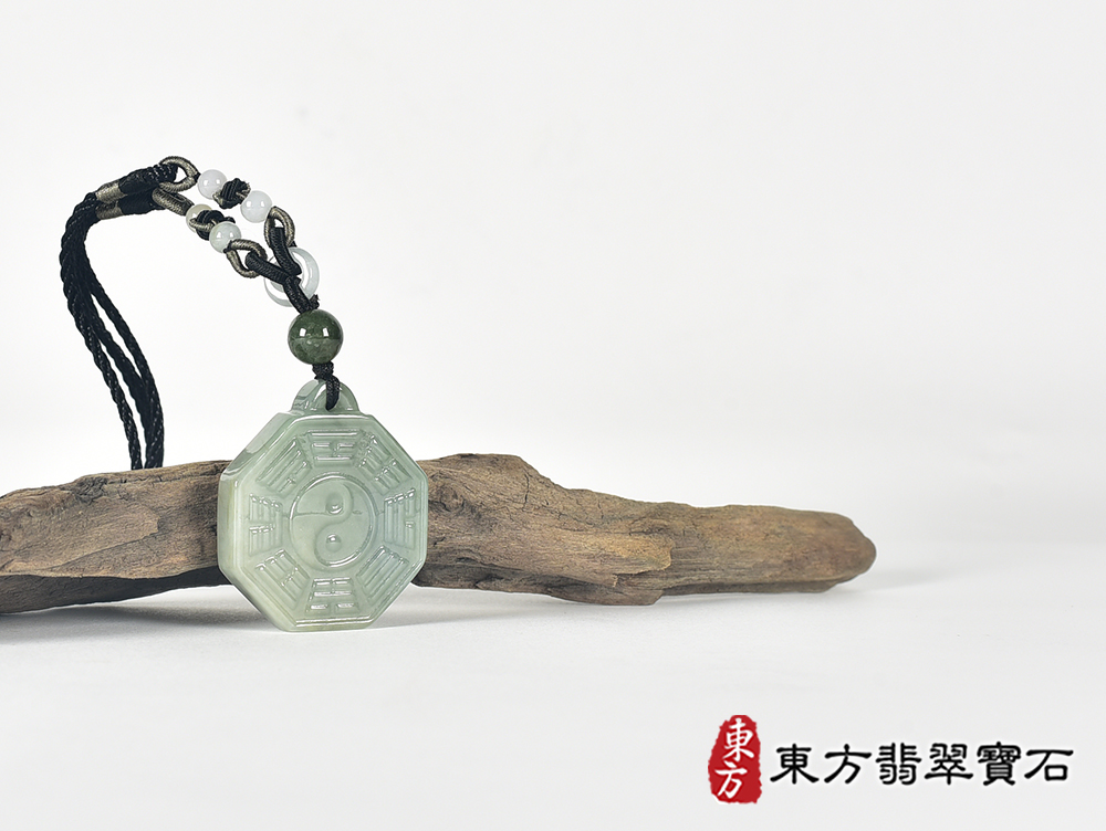 翡翠八卦項鍊玉珮(精工八卦太極,先天八卦:八卦牌A貨翡翠八卦玉珮、緬甸玉八卦玉墜)。八卦,ED440。客製化訂做各種翡翠八卦吊墜玉珮項鍊。★附A貨翡翠雙證書 6.jpg