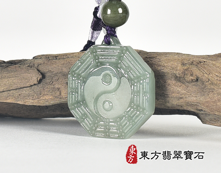 翡翠八卦項鍊玉珮(精工八卦太極,先天八卦:八卦牌A貨翡翠八卦玉珮、緬甸玉八卦玉墜)。八卦,ED442。客製化訂做各種翡翠八卦吊墜玉珮項鍊。★附A貨翡翠雙證書 1.jpg