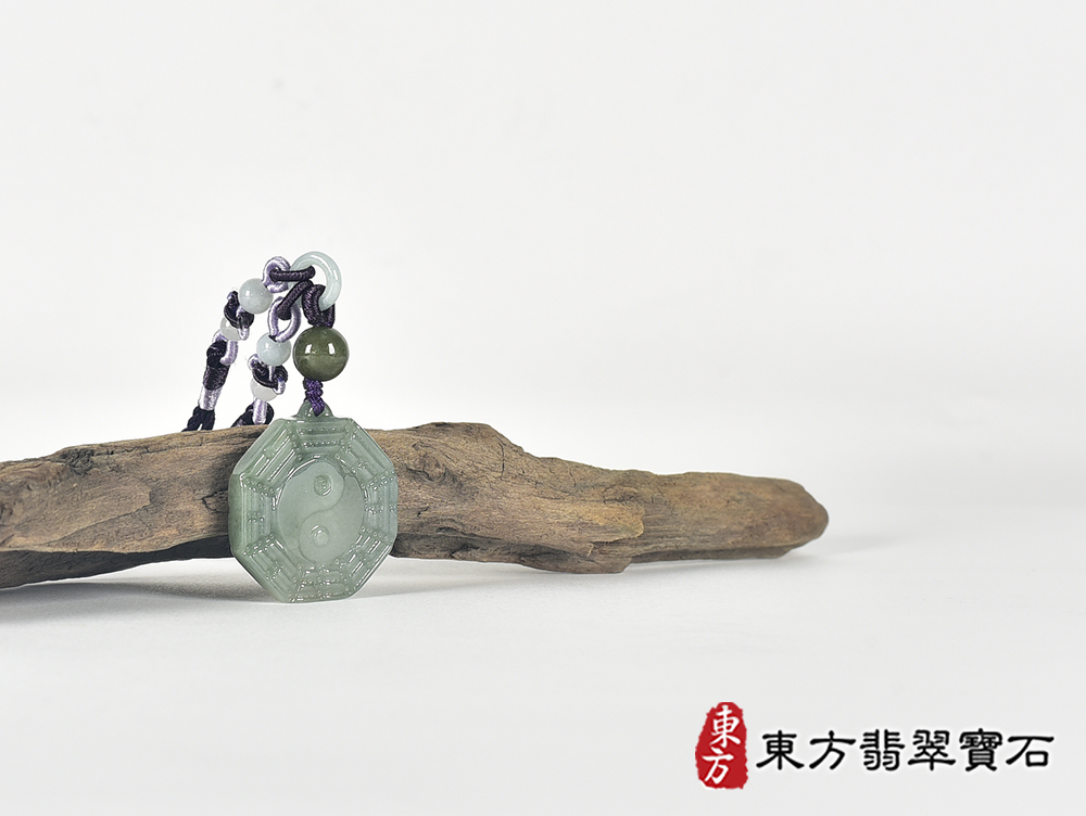 翡翠八卦項鍊玉珮(精工八卦太極,先天八卦:八卦牌A貨翡翠八卦玉珮、緬甸玉八卦玉墜)。八卦,ED442。客製化訂做各種翡翠八卦吊墜玉珮項鍊。★附A貨翡翠雙證書 6.jpg