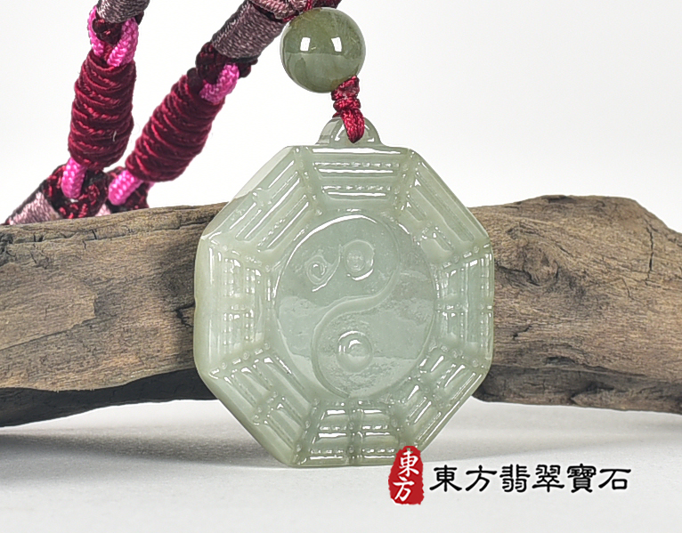 翡翠八卦項鍊玉珮(精工八卦太極,先天八卦:八卦牌A貨翡翠八卦玉珮、緬甸玉八卦玉墜)。八卦,ED445。客製化訂做各種翡翠八卦吊墜玉珮項鍊。★附A貨翡翠雙證書 2.jpg