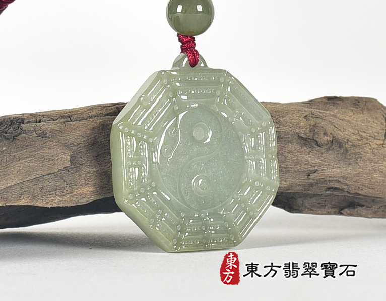 翡翠八卦項鍊玉珮(精工八卦太極,先天八卦:八卦牌A貨翡翠八卦玉珮、緬甸玉八卦玉墜)。八卦,ED445。客製化訂做各種翡翠八卦吊墜玉珮項鍊。★附A貨翡翠雙證書 3.jpg