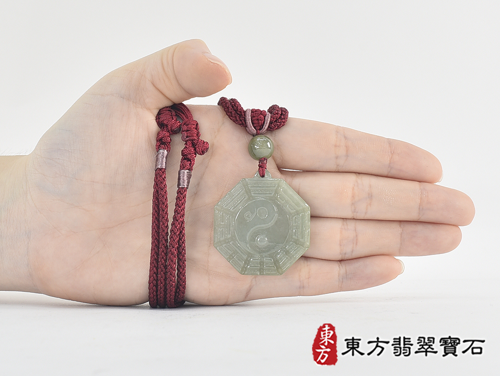 翡翠八卦項鍊玉珮(精工八卦太極,先天八卦:八卦牌A貨翡翠八卦玉珮、緬甸玉八卦玉墜)。八卦,ED445。客製化訂做各種翡翠八卦吊墜玉珮項鍊。★附A貨翡翠雙證書 7.jpg