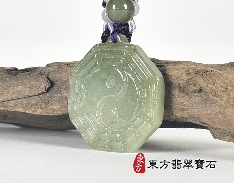 翡翠八卦項鍊玉珮(精工八卦太極,先天八卦:八卦牌A貨翡翠八卦玉珮、緬甸玉八卦玉墜)。八卦,ED446。客製化訂做各種翡翠八卦吊墜玉珮項鍊。★附A貨翡翠雙證書 1.jpg