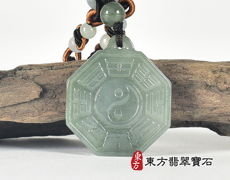 翡翠八卦項鍊玉珮(精工八卦太極,先天八卦:八卦牌A貨翡翠八卦玉珮、緬甸玉八卦玉墜)。八卦,ED448。客製化訂做各種翡翠八卦吊墜玉珮項鍊。★附A貨翡翠雙證書 4.jpg