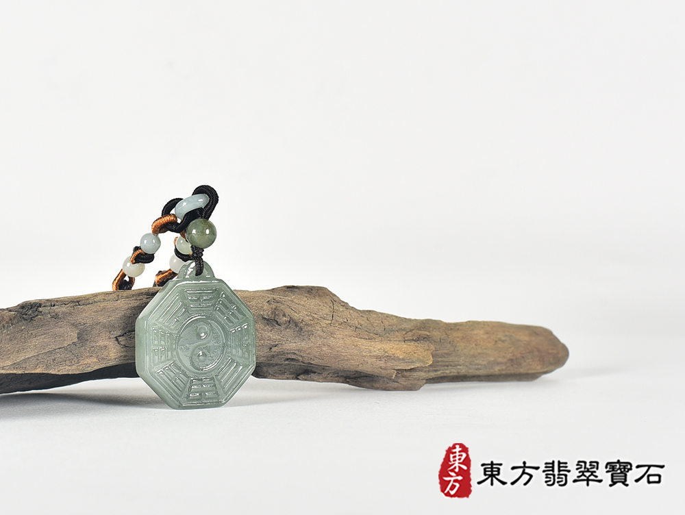 翡翠八卦項鍊玉珮(精工八卦太極,先天八卦:八卦牌A貨翡翠八卦玉珮、緬甸玉八卦玉墜)。八卦,ED448。客製化訂做各種翡翠八卦吊墜玉珮項鍊。★附A貨翡翠雙證書 6.jpg