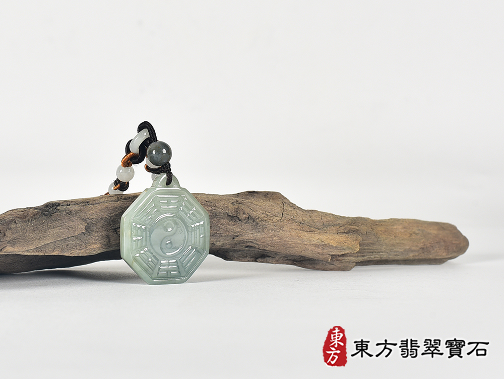 翡翠八卦項鍊玉珮(精工八卦太極,先天八卦:八卦牌A貨翡翠八卦玉珮、緬甸玉八卦玉墜)。八卦,ED449。客製化訂做各種翡翠八卦吊墜玉珮項鍊。★附A貨翡翠雙證書 6.jpg