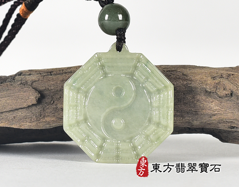 翡翠八卦項鍊玉珮(精工八卦太極,先天八卦:八卦牌A貨翡翠八卦玉珮、緬甸玉八卦玉墜)。八卦,ED450。客製化訂做各種翡翠八卦吊墜玉珮項鍊。★附A貨翡翠雙證書 0.jpg
