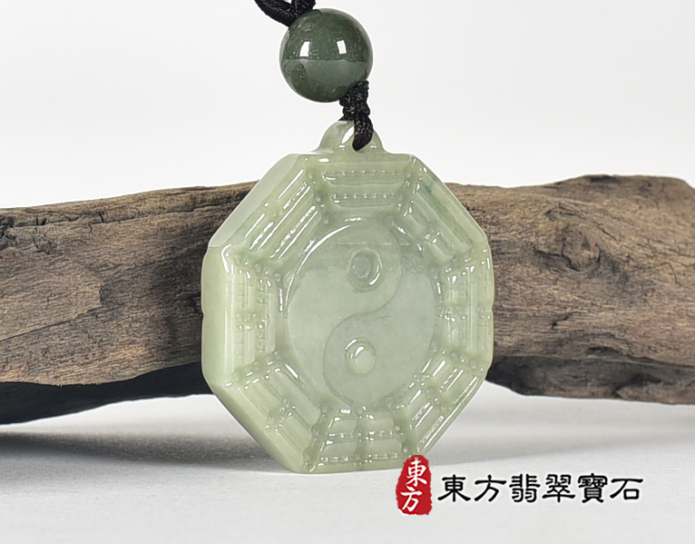 翡翠八卦項鍊玉珮(精工八卦太極,先天八卦:八卦牌A貨翡翠八卦玉珮、緬甸玉八卦玉墜)。八卦,ED450。客製化訂做各種翡翠八卦吊墜玉珮項鍊。★附A貨翡翠雙證書 1.jpg