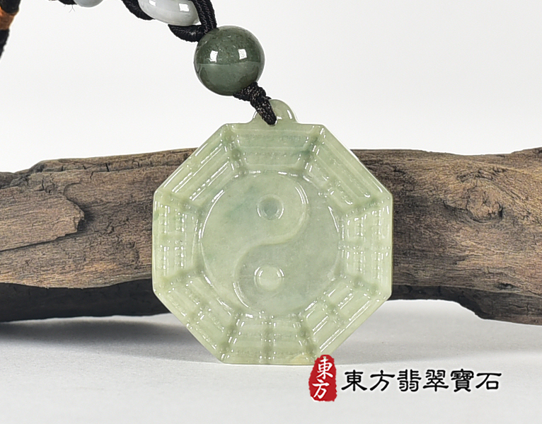 翡翠八卦項鍊玉珮(精工八卦太極,先天八卦:八卦牌A貨翡翠八卦玉珮、緬甸玉八卦玉墜)。八卦,ED450。客製化訂做各種翡翠八卦吊墜玉珮項鍊。★附A貨翡翠雙證書 3.jpg