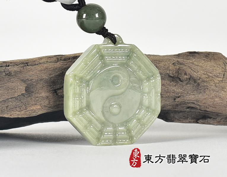 翡翠八卦項鍊玉珮(精工八卦太極,先天八卦:八卦牌A貨翡翠八卦玉珮、緬甸玉八卦玉墜)。八卦,ED450。客製化訂做各種翡翠八卦吊墜玉珮項鍊。★附A貨翡翠雙證書 5.jpg