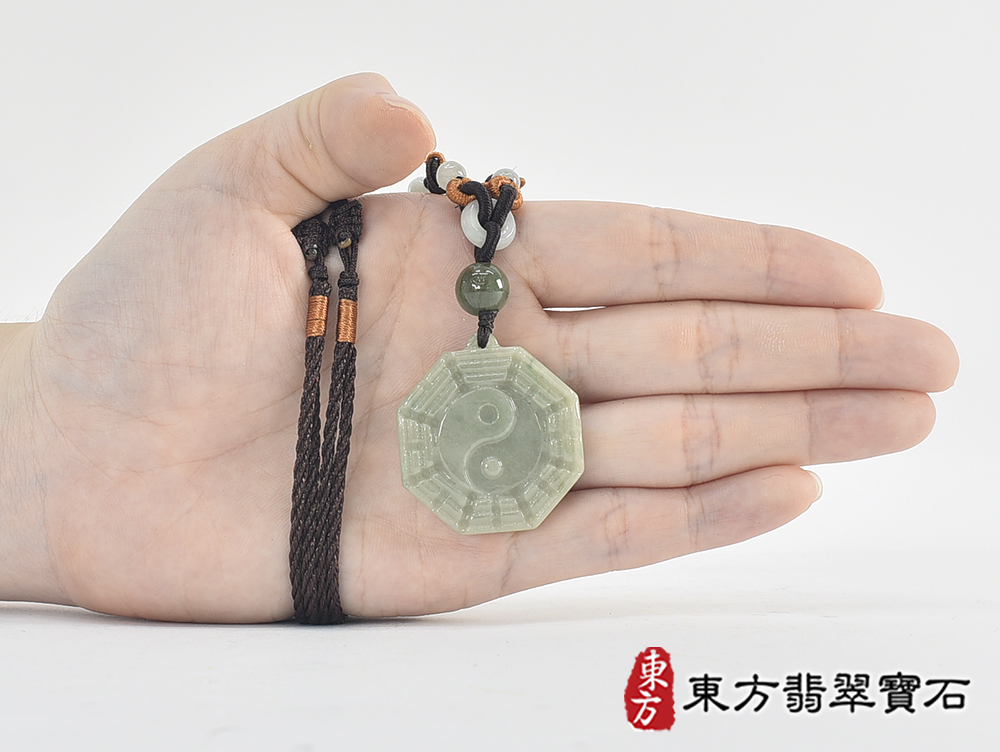 翡翠八卦項鍊玉珮(精工八卦太極,先天八卦:八卦牌A貨翡翠八卦玉珮、緬甸玉八卦玉墜)。八卦,ED450。客製化訂做各種翡翠八卦吊墜玉珮項鍊。★附A貨翡翠雙證書 7.jpg
