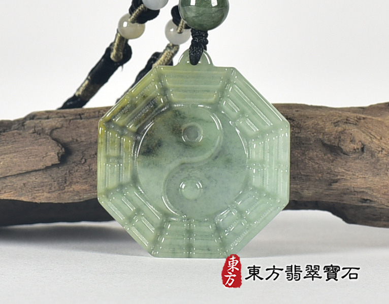 翡翠八卦項鍊玉珮(精工八卦太極,先天八卦:八卦牌A貨翡翠八卦玉珮、緬甸玉八卦玉墜)。八卦,ED452。客製化訂做各種翡翠八卦吊墜玉珮項鍊。★附A貨翡翠雙證書 0.jpg