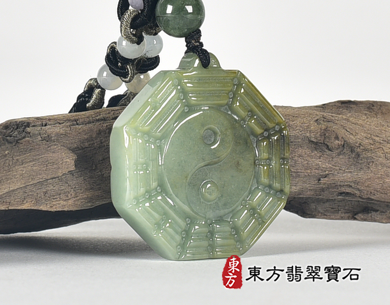 翡翠八卦項鍊玉珮(精工八卦太極,先天八卦:八卦牌A貨翡翠八卦玉珮、緬甸玉八卦玉墜)。八卦,ED452。客製化訂做各種翡翠八卦吊墜玉珮項鍊。★附A貨翡翠雙證書 3.jpg
