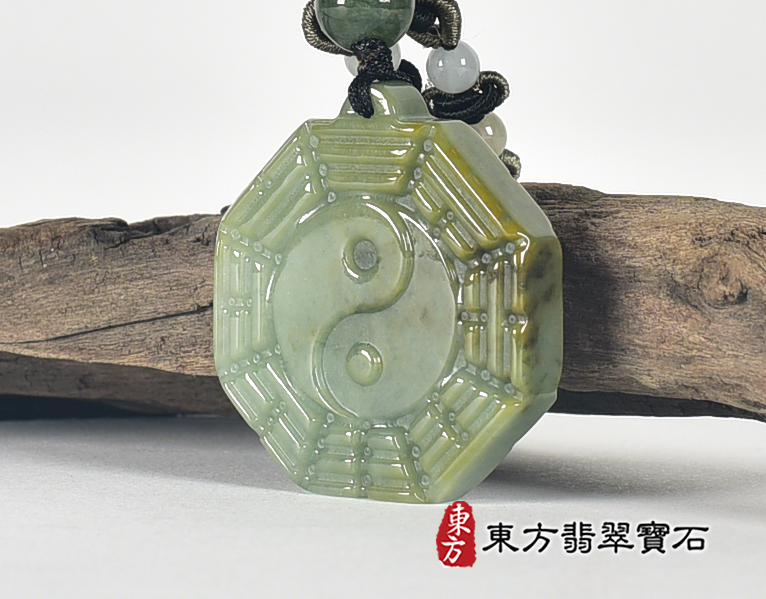 翡翠八卦項鍊玉珮(精工八卦太極,先天八卦:八卦牌A貨翡翠八卦玉珮、緬甸玉八卦玉墜)。八卦,ED452。客製化訂做各種翡翠八卦吊墜玉珮項鍊。★附A貨翡翠雙證書 5.jpg