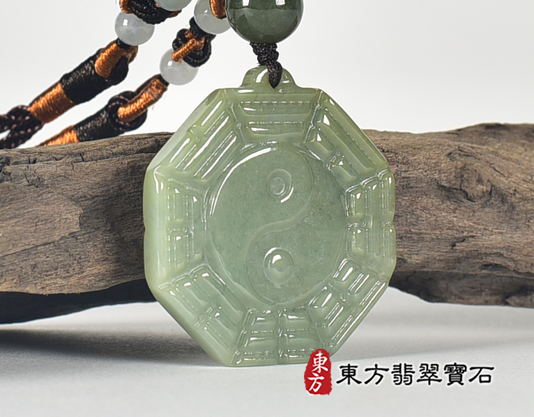 翡翠八卦項鍊玉珮(精工八卦太極,先天八卦:八卦牌A貨翡翠八卦玉珮、緬甸玉八卦玉墜)。八卦,ED453。客製化訂做各種翡翠八卦吊墜玉珮項鍊。★附A貨翡翠雙證書 3.jpg
