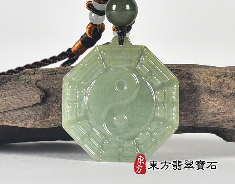 翡翠八卦項鍊玉珮(精工八卦太極,先天八卦:八卦牌A貨翡翠八卦玉珮、緬甸玉八卦玉墜)。八卦,ED453。客製化訂做各種翡翠八卦吊墜玉珮項鍊。★附A貨翡翠雙證書 4.jpg