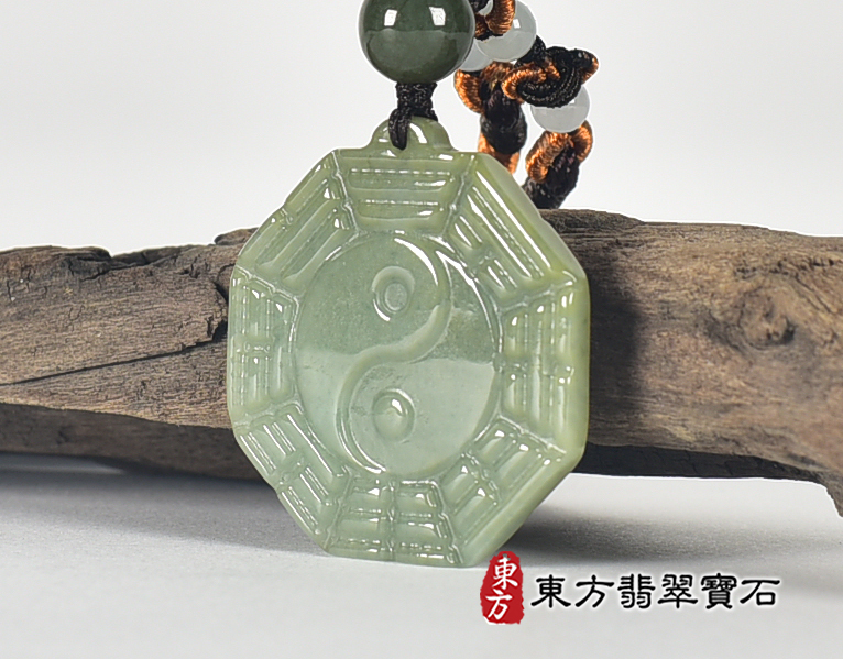 翡翠八卦項鍊玉珮(精工八卦太極,先天八卦:八卦牌A貨翡翠八卦玉珮、緬甸玉八卦玉墜)。八卦,ED453。客製化訂做各種翡翠八卦吊墜玉珮項鍊。★附A貨翡翠雙證書 5.jpg