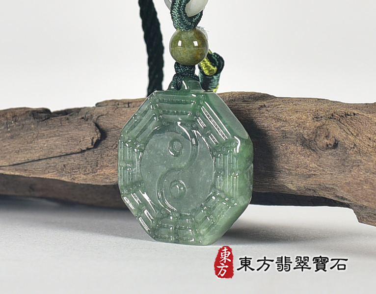 翡翠八卦項鍊玉珮(精工八卦太極,先天八卦:八卦牌A貨翡翠八卦玉珮、緬甸玉八卦玉墜)。八卦,ED454。客製化訂做各種翡翠八卦吊墜玉珮項鍊。★附A貨翡翠雙證書 1.jpg