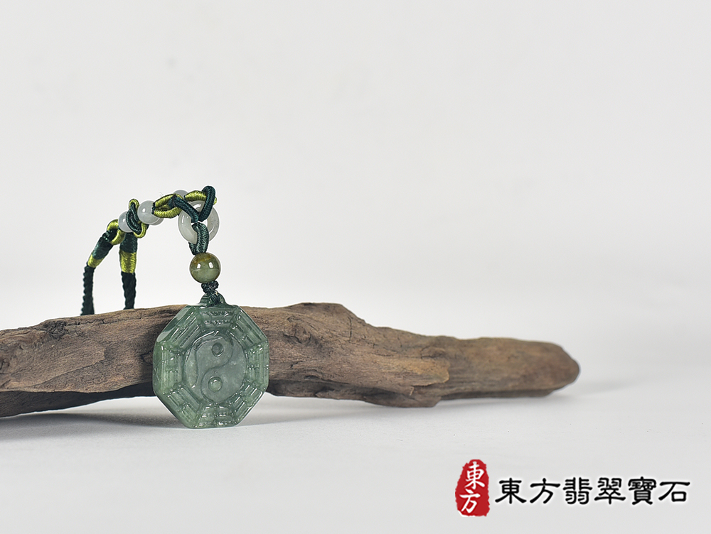 翡翠八卦項鍊玉珮(精工八卦太極,先天八卦:八卦牌A貨翡翠八卦玉珮、緬甸玉八卦玉墜)。八卦,ED454。客製化訂做各種翡翠八卦吊墜玉珮項鍊。★附A貨翡翠雙證書 6.jpg