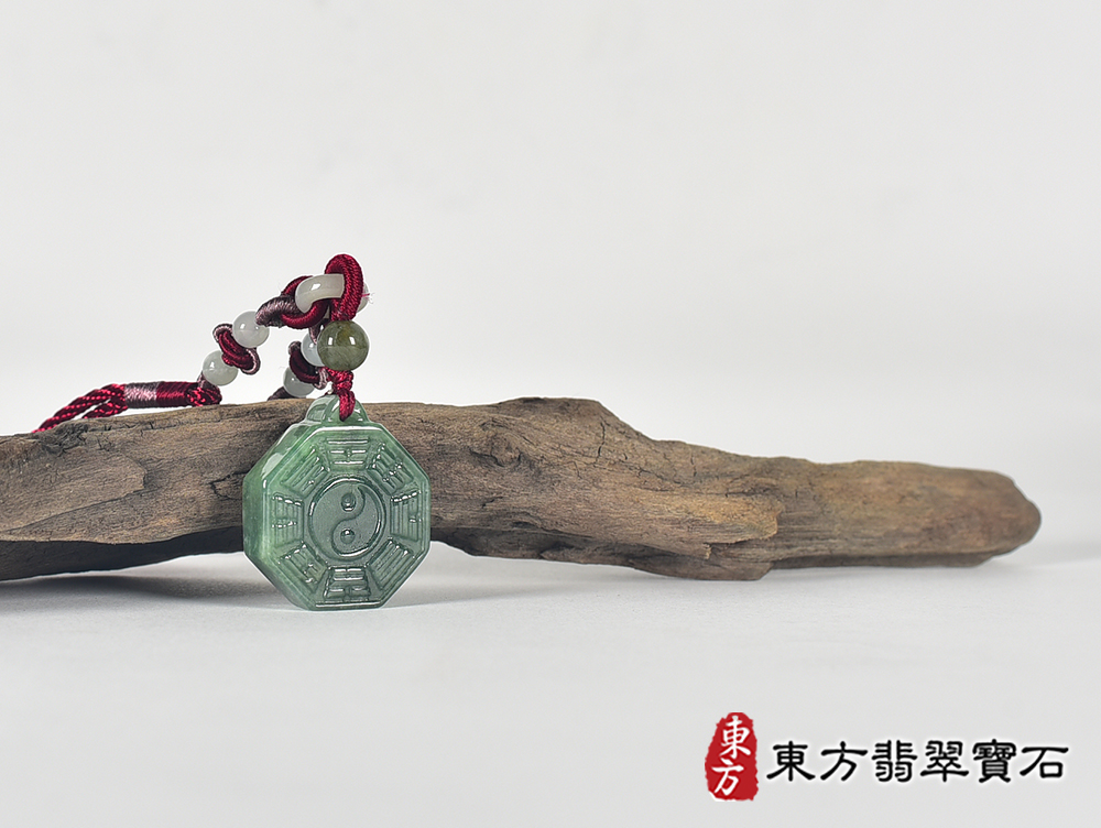 翡翠八卦項鍊玉珮(精工八卦太極,先天八卦:八卦牌A貨翡翠八卦玉珮、緬甸玉八卦玉墜)。八卦,ED456。客製化訂做各種翡翠八卦吊墜玉珮項鍊。★附A貨翡翠雙證書 6.jpg