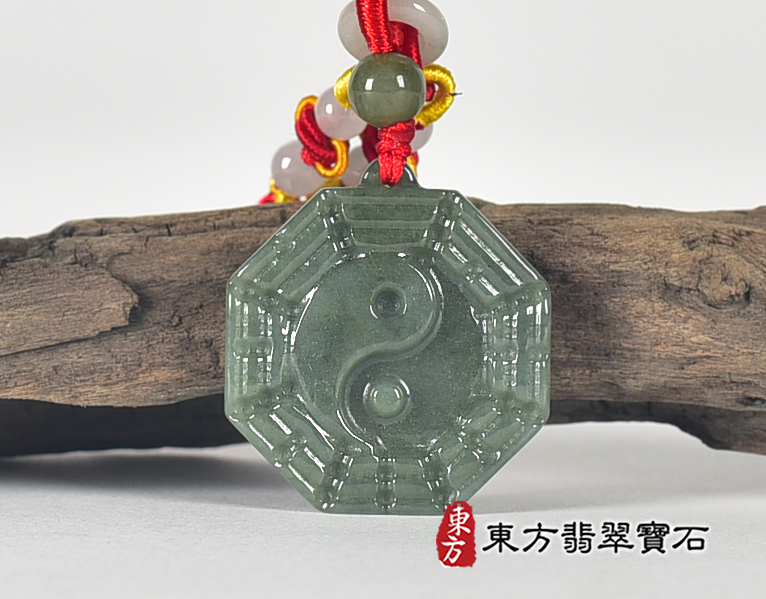 翡翠八卦項鍊玉珮(精工八卦太極,先天八卦:八卦牌A貨翡翠八卦玉珮、緬甸玉八卦玉墜)。八卦,ED457。客製化訂做各種翡翠八卦吊墜玉珮項鍊。★附A貨翡翠雙證書 0.jpg