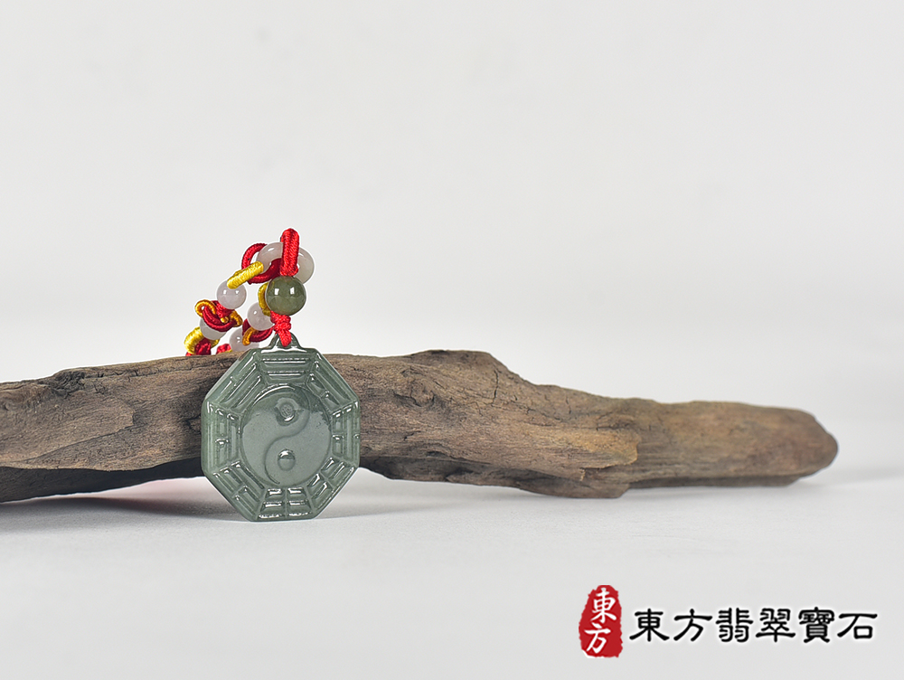 翡翠八卦項鍊玉珮(精工八卦太極,先天八卦:八卦牌A貨翡翠八卦玉珮、緬甸玉八卦玉墜)。八卦,ED457。客製化訂做各種翡翠八卦吊墜玉珮項鍊。★附A貨翡翠雙證書 6.jpg