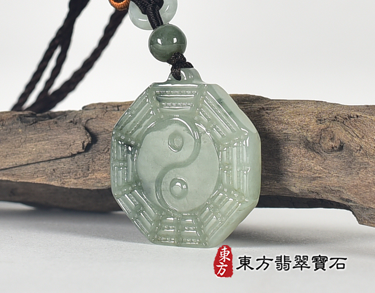 翡翠八卦項鍊玉珮(精工八卦太極,先天八卦:八卦牌A貨翡翠八卦玉珮、緬甸玉八卦玉墜)。八卦,ED435。客製化訂做各種翡翠八卦吊墜玉珮項鍊。★附A貨翡翠雙證書 1.jpg