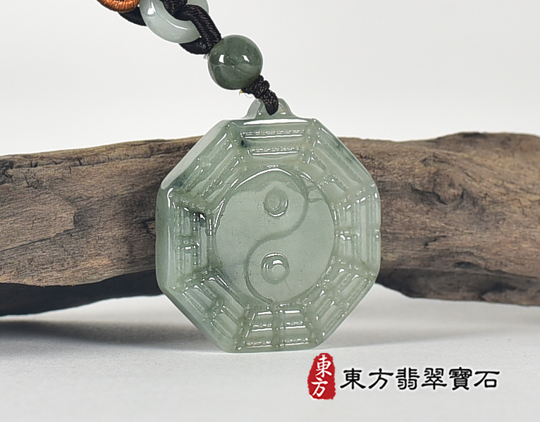 翡翠八卦項鍊玉珮(精工八卦太極,先天八卦:八卦牌A貨翡翠八卦玉珮、緬甸玉八卦玉墜)。八卦,ED435。客製化訂做各種翡翠八卦吊墜玉珮項鍊。★附A貨翡翠雙證書 2.jpg
