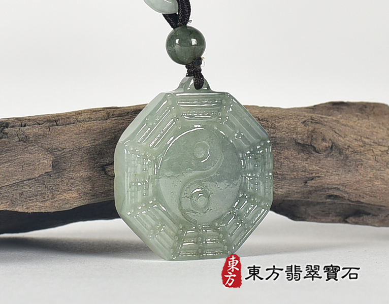 翡翠八卦項鍊玉珮(精工八卦太極,先天八卦:八卦牌A貨翡翠八卦玉珮、緬甸玉八卦玉墜)。八卦,ED435。客製化訂做各種翡翠八卦吊墜玉珮項鍊。★附A貨翡翠雙證書 3.jpg