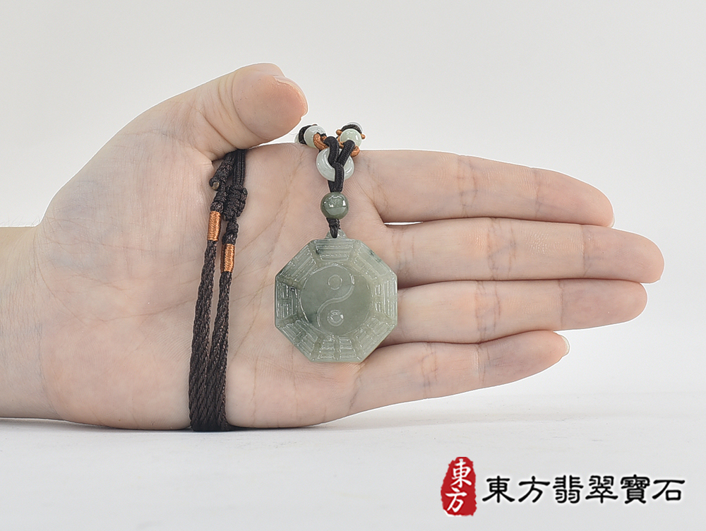 翡翠八卦項鍊玉珮(精工八卦太極,先天八卦:八卦牌A貨翡翠八卦玉珮、緬甸玉八卦玉墜)。八卦,ED435。客製化訂做各種翡翠八卦吊墜玉珮項鍊。★附A貨翡翠雙證書 7.jpg
