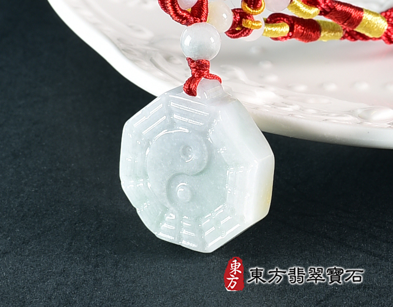 翡翠八卦項鍊玉珮(精工八卦太極,先天八卦:八卦牌A貨翡翠八卦玉珮、緬甸玉八卦玉墜)。八卦,ED461。訂做各種翡翠八卦吊墜玉珮項鍊。★附A貨翡翠雙證書 2.jpg
