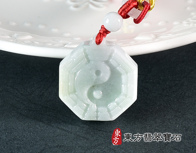 翡翠八卦項鍊玉珮(精工八卦太極,先天八卦:八卦牌A貨翡翠八卦玉珮、緬甸玉八卦玉墜)。八卦,ED461。訂做各種翡翠八卦吊墜玉珮項鍊。★附A貨翡翠雙證書 3.jpg