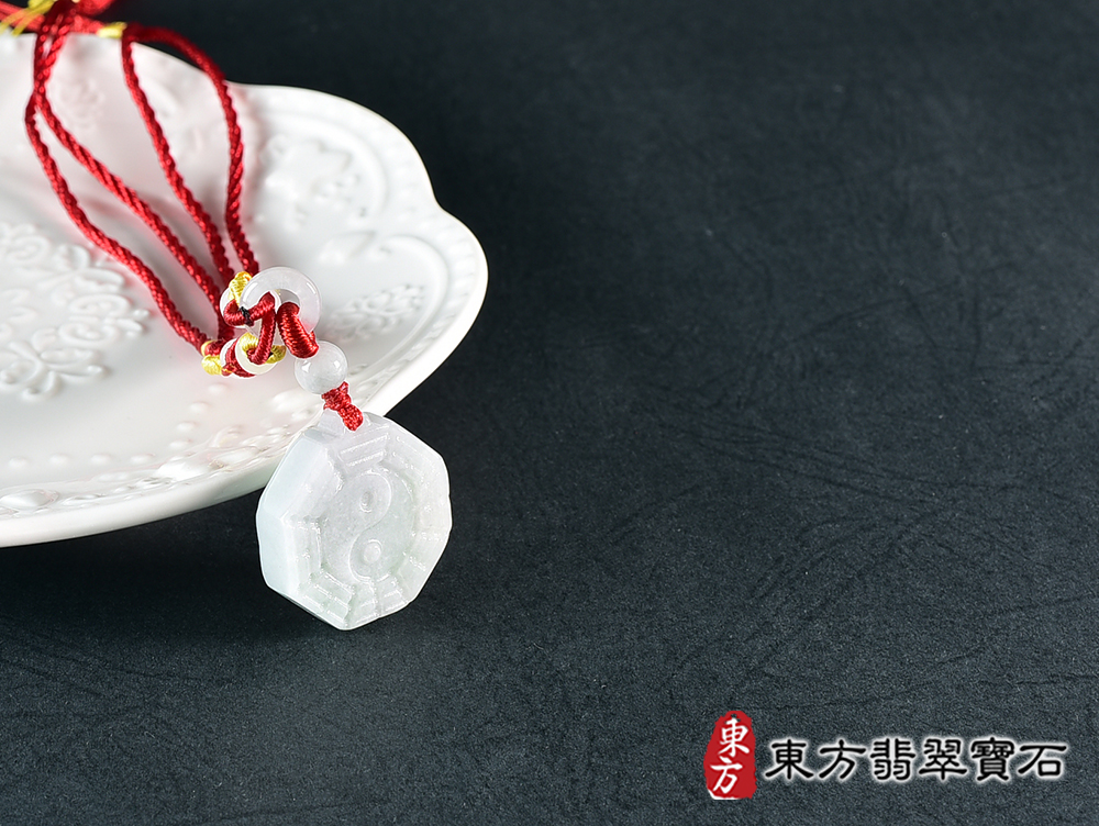 翡翠八卦項鍊玉珮(精工八卦太極,先天八卦:八卦牌A貨翡翠八卦玉珮、緬甸玉八卦玉墜)。八卦,ED461。訂做各種翡翠八卦吊墜玉珮項鍊。★附A貨翡翠雙證書 4.jpg