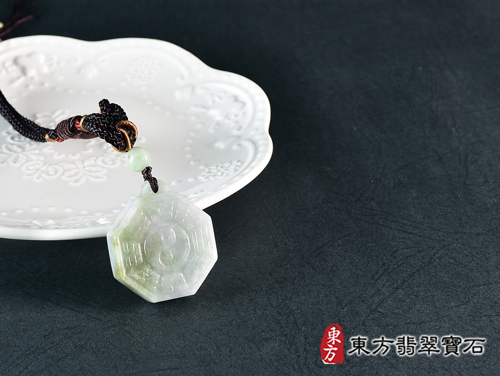 翡翠八卦項鍊玉珮(精工八卦太極,先天八卦:八卦牌A貨翡翠八卦玉珮、緬甸玉八卦玉墜)。八卦,ED463。訂做各種翡翠八卦吊墜玉珮項鍊。★附A貨翡翠雙證書 4.jpg