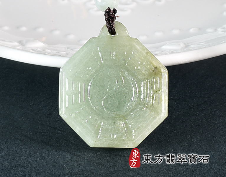 翡翠八卦項鍊玉珮(精工八卦太極,先天八卦:八卦牌A貨翡翠八卦玉珮、緬甸玉八卦玉墜)。八卦,ED464。訂做各種翡翠八卦吊墜玉珮項鍊。★附A貨翡翠雙證書 0.jpg
