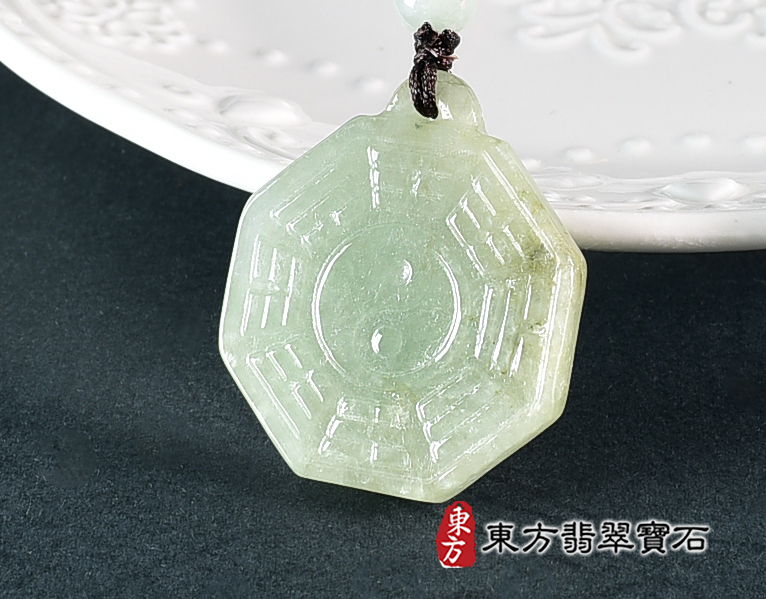 翡翠八卦項鍊玉珮(精工八卦太極,先天八卦:八卦牌A貨翡翠八卦玉珮、緬甸玉八卦玉墜)。八卦,ED464。訂做各種翡翠八卦吊墜玉珮項鍊。★附A貨翡翠雙證書 1.jpg