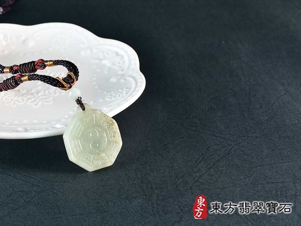 翡翠八卦項鍊玉珮(精工八卦太極,先天八卦:八卦牌A貨翡翠八卦玉珮、緬甸玉八卦玉墜)。八卦,ED464。訂做各種翡翠八卦吊墜玉珮項鍊。★附A貨翡翠雙證書 4.jpg