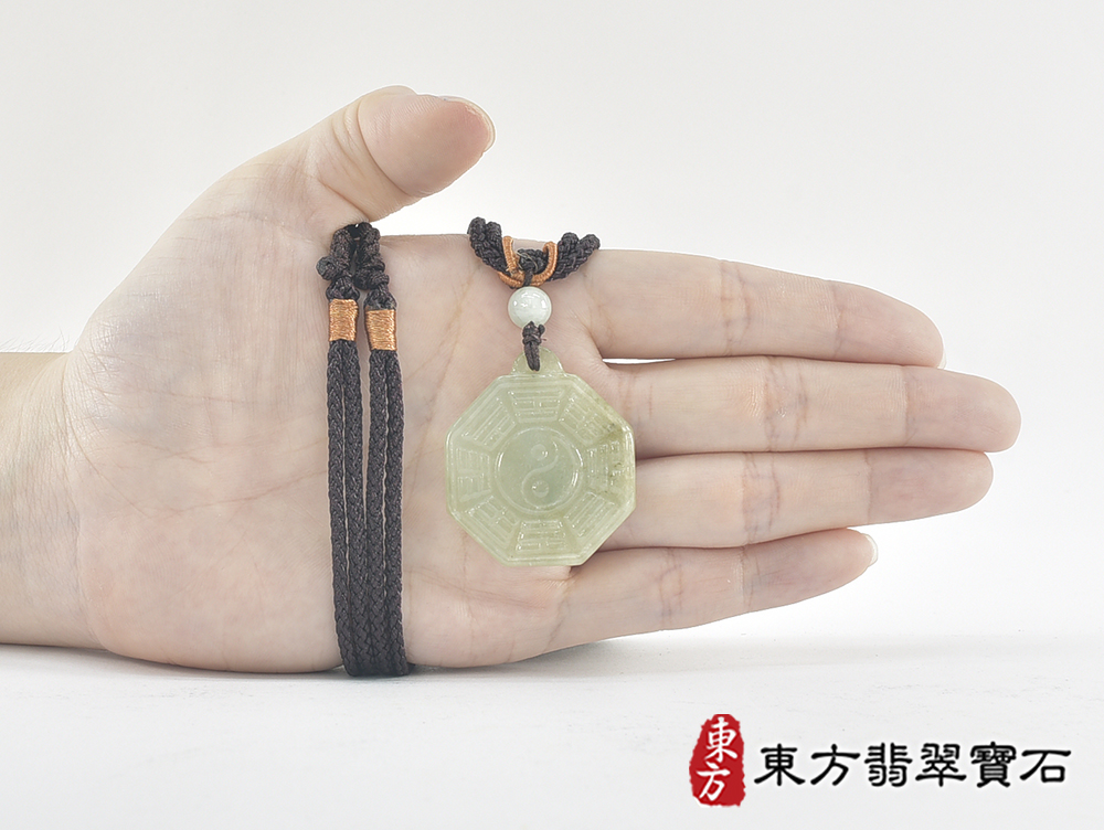 翡翠八卦項鍊玉珮(精工八卦太極,先天八卦:八卦牌A貨翡翠八卦玉珮、緬甸玉八卦玉墜)。八卦,ED464。訂做各種翡翠八卦吊墜玉珮項鍊。★附A貨翡翠雙證書 5.jpg
