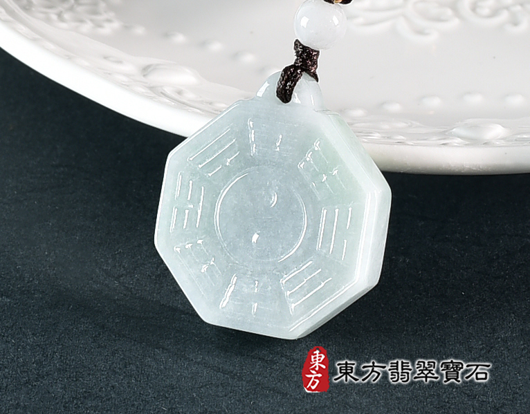 翡翠八卦項鍊玉珮(精工八卦太極,先天八卦:八卦牌A貨翡翠八卦玉珮、緬甸玉八卦玉墜)。八卦,ED465。訂做各種翡翠八卦吊墜玉珮項鍊。★附A貨翡翠雙證書 1.jpg