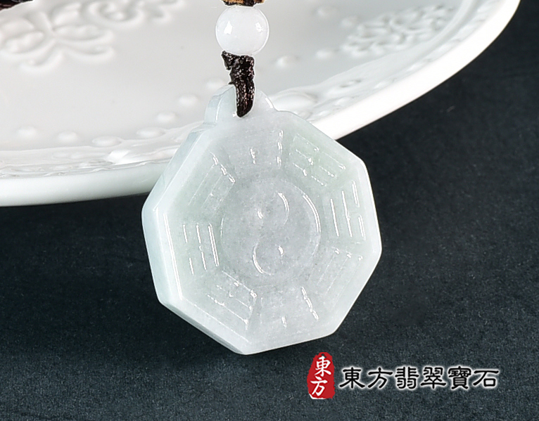 翡翠八卦項鍊玉珮(精工八卦太極,先天八卦:八卦牌A貨翡翠八卦玉珮、緬甸玉八卦玉墜)。八卦,ED465。訂做各種翡翠八卦吊墜玉珮項鍊。★附A貨翡翠雙證書 2.jpg