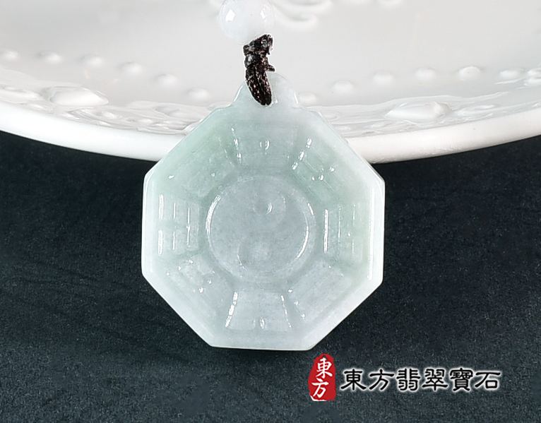 翡翠八卦項鍊玉珮(精工八卦太極,先天八卦:八卦牌A貨翡翠八卦玉珮、緬甸玉八卦玉墜)。八卦,ED465。訂做各種翡翠八卦吊墜玉珮項鍊。★附A貨翡翠雙證書 3.jpg