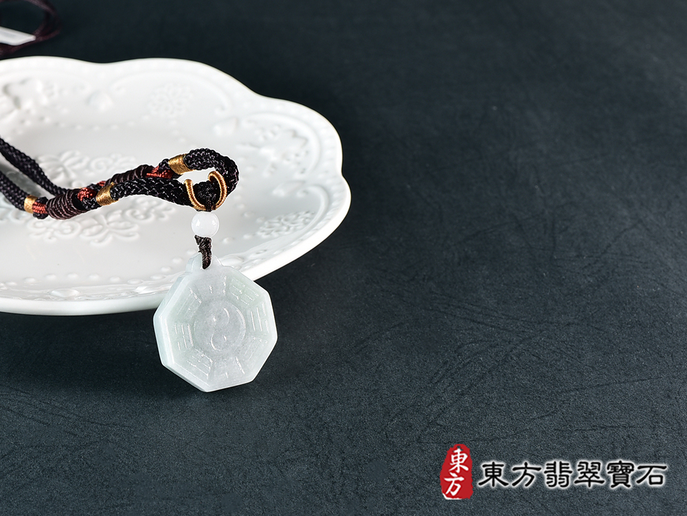翡翠八卦項鍊玉珮(精工八卦太極,先天八卦:八卦牌A貨翡翠八卦玉珮、緬甸玉八卦玉墜)。八卦,ED465。訂做各種翡翠八卦吊墜玉珮項鍊。★附A貨翡翠雙證書 4.jpg