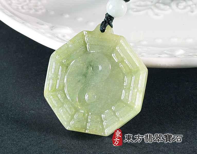 翡翠八卦項鍊玉珮(精工八卦太極,先天八卦:八卦牌A貨翡翠八卦玉珮、緬甸玉八卦玉墜)。八卦,ED466。訂做各種翡翠八卦吊墜玉珮項鍊。★附A貨翡翠雙證書 1.jpg