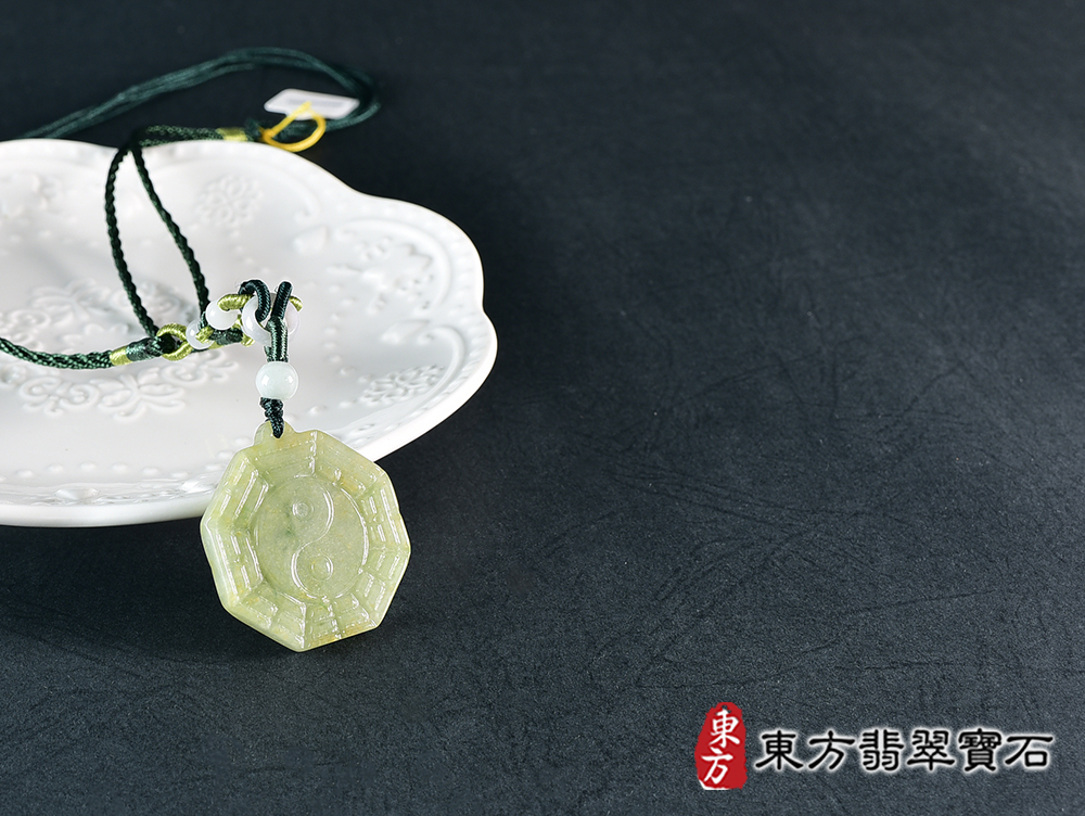 翡翠八卦項鍊玉珮(精工八卦太極,先天八卦:八卦牌A貨翡翠八卦玉珮、緬甸玉八卦玉墜)。八卦,ED466。訂做各種翡翠八卦吊墜玉珮項鍊。★附A貨翡翠雙證書 4.jpg