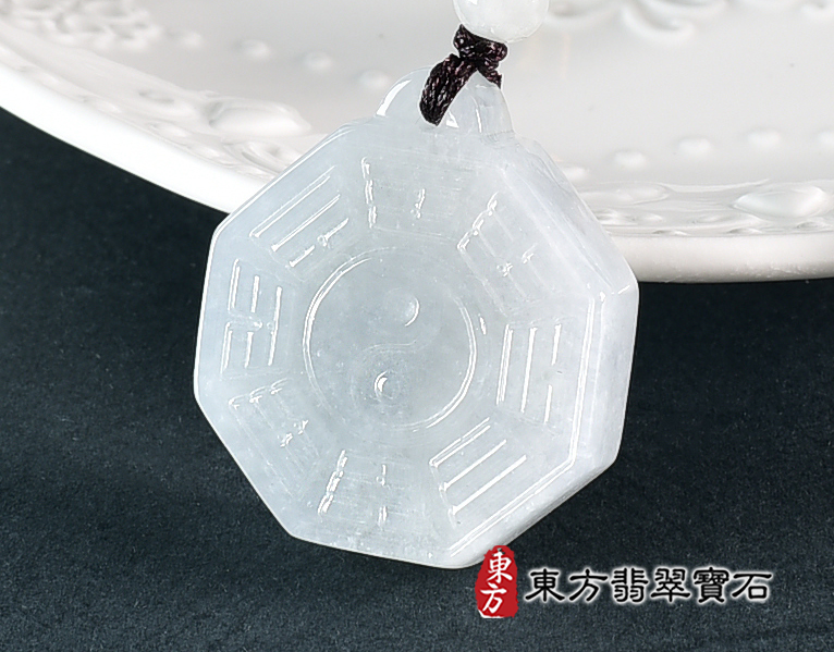 翡翠八卦項鍊玉珮(精工八卦太極,先天八卦:八卦牌A貨翡翠八卦玉珮、緬甸玉八卦玉墜)。八卦,ED469。訂做各種翡翠八卦吊墜玉珮項鍊。★附A貨翡翠雙證書 1.jpg