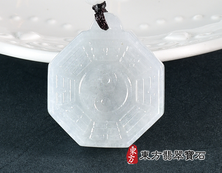 翡翠八卦項鍊玉珮(精工八卦太極,先天八卦:八卦牌A貨翡翠八卦玉珮、緬甸玉八卦玉墜)。八卦,ED469。訂做各種翡翠八卦吊墜玉珮項鍊。★附A貨翡翠雙證書 3.jpg