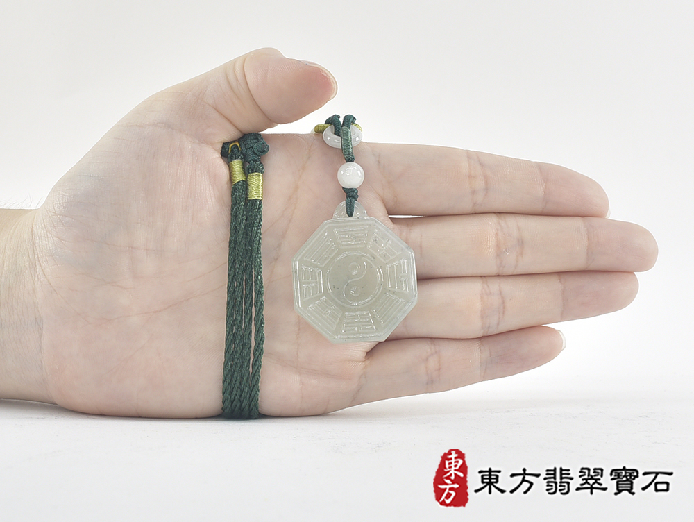 翡翠八卦項鍊玉珮(精工八卦太極,先天八卦:八卦牌A貨翡翠八卦玉珮、緬甸玉八卦玉墜)。八卦,ED470。訂做各種翡翠八卦吊墜玉珮項鍊。★附A貨翡翠雙證書 5.jpg