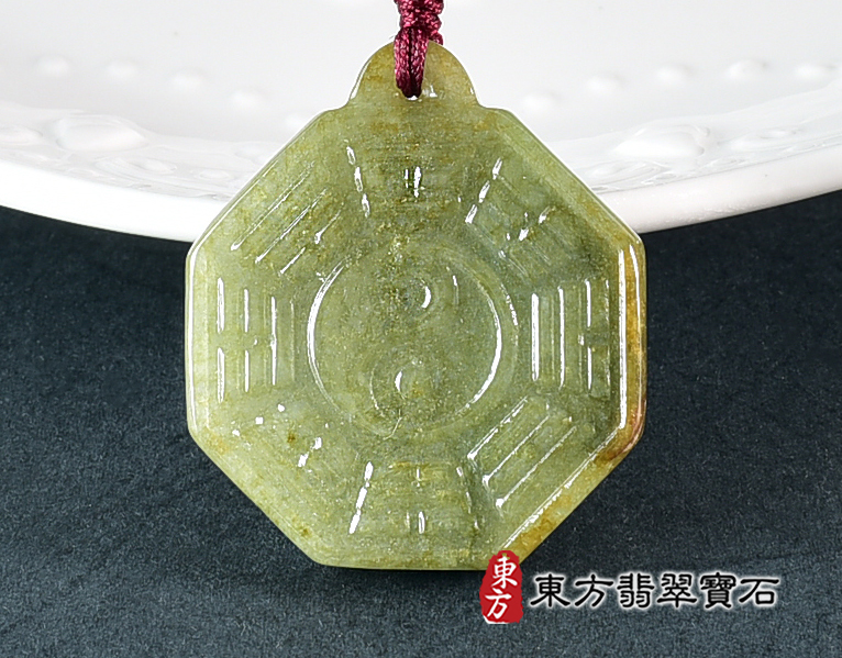 翡翠八卦項鍊玉珮(精工八卦太極,先天八卦:八卦牌A貨翡翠八卦玉珮、緬甸玉八卦玉墜)。八卦,ED471。訂做各種翡翠八卦吊墜玉珮項鍊。★附A貨翡翠雙證書 0.jpg