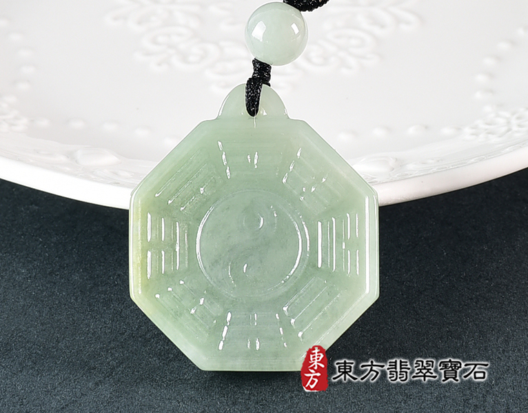 翡翠八卦項鍊玉珮(精工八卦太極,先天八卦:八卦牌A貨翡翠八卦玉珮、緬甸玉八卦玉墜)。八卦,ED472。訂做各種翡翠八卦吊墜玉珮項鍊。★附A貨翡翠雙證書 0.jpg
